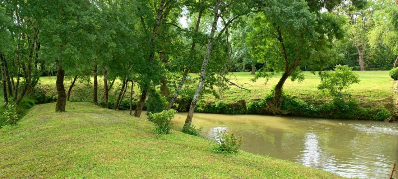 Hotel Le Moulin De Laumet Vic-Fezensac Zewnętrze zdjęcie
